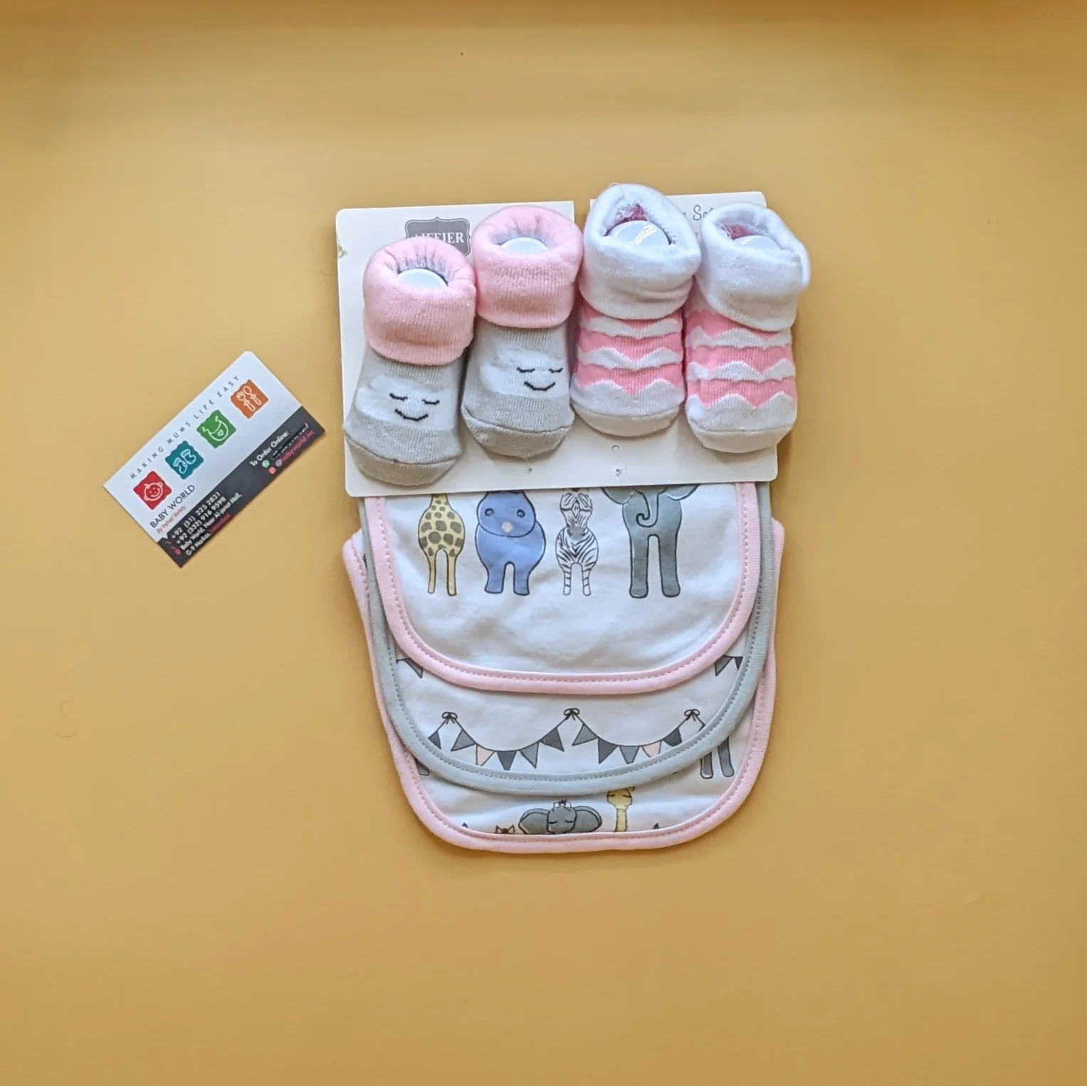 Pack of 3 Bibs & 2 Booties - Image 11