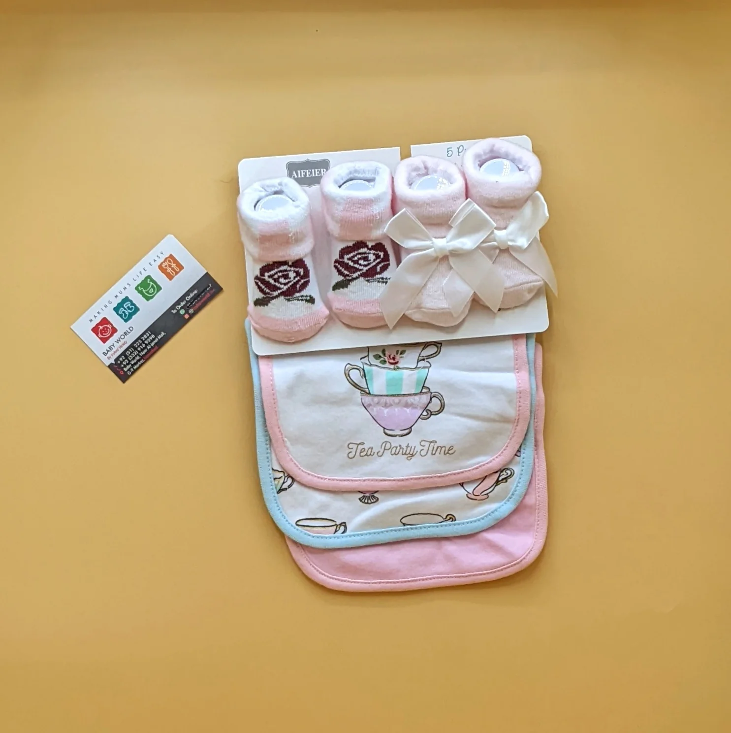 Pack of 3 Bibs & 2 Booties - Image 3