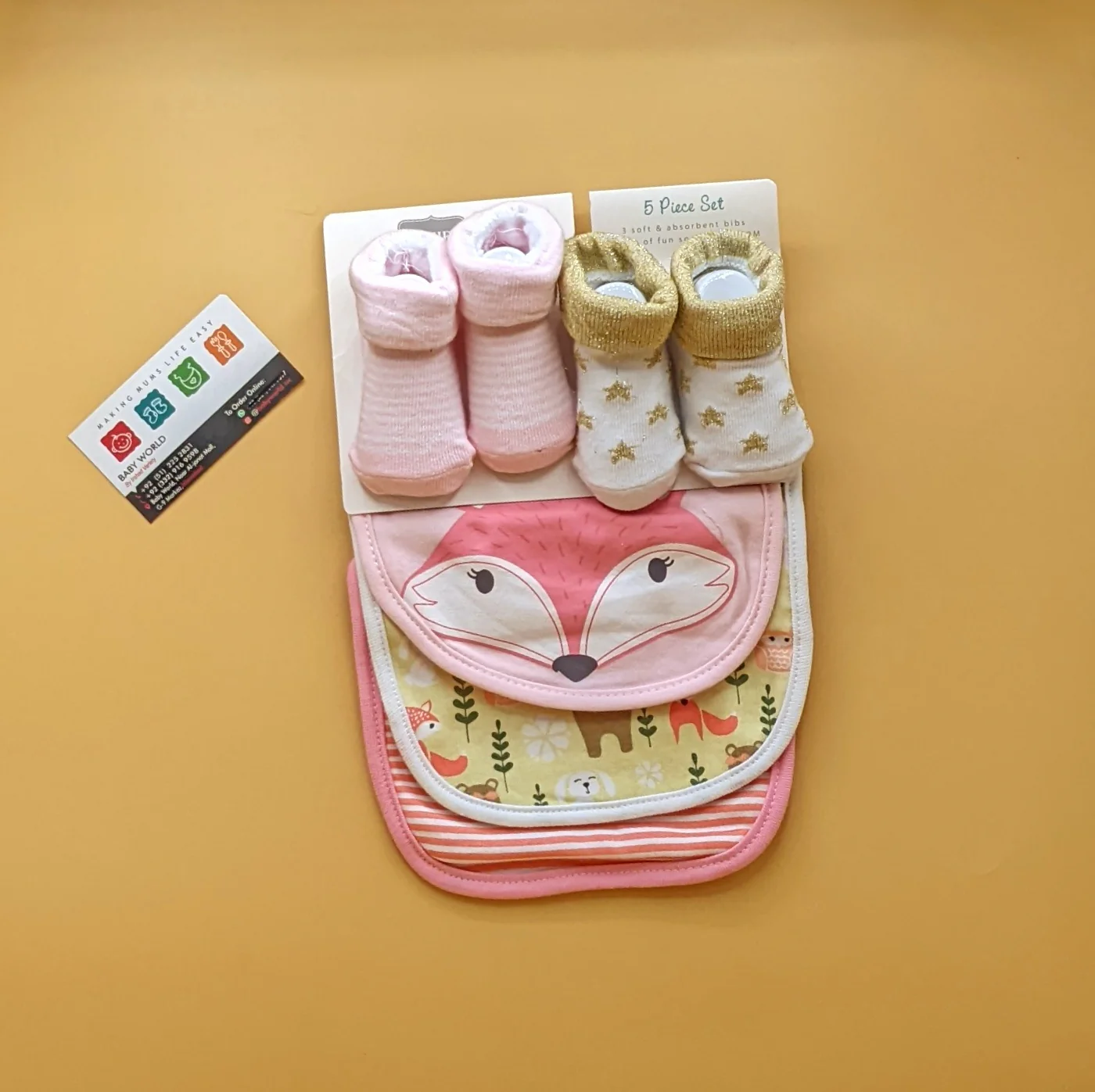 Pack of 3 Bibs & 2 Booties - Image 4