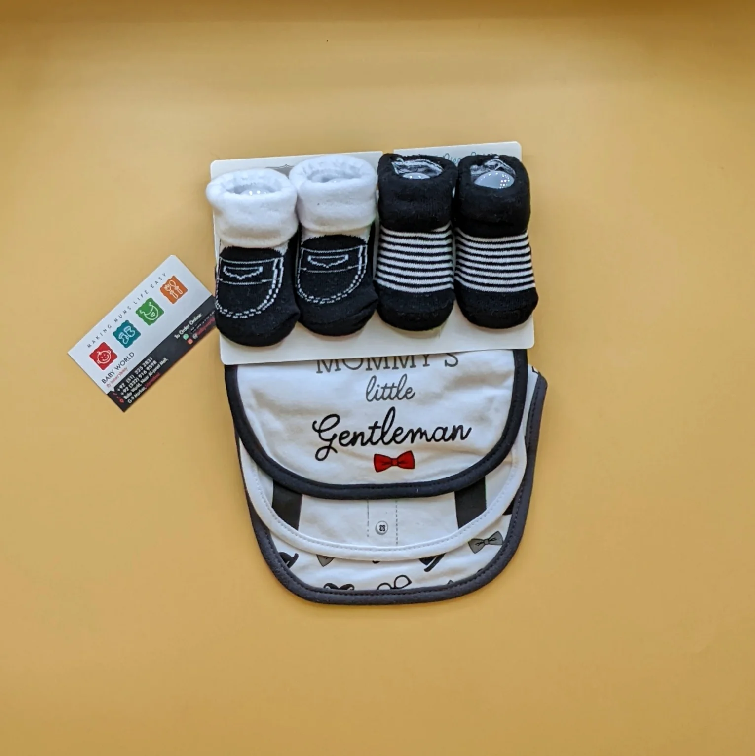 Pack of 3 Bibs & 2 Booties - Image 6