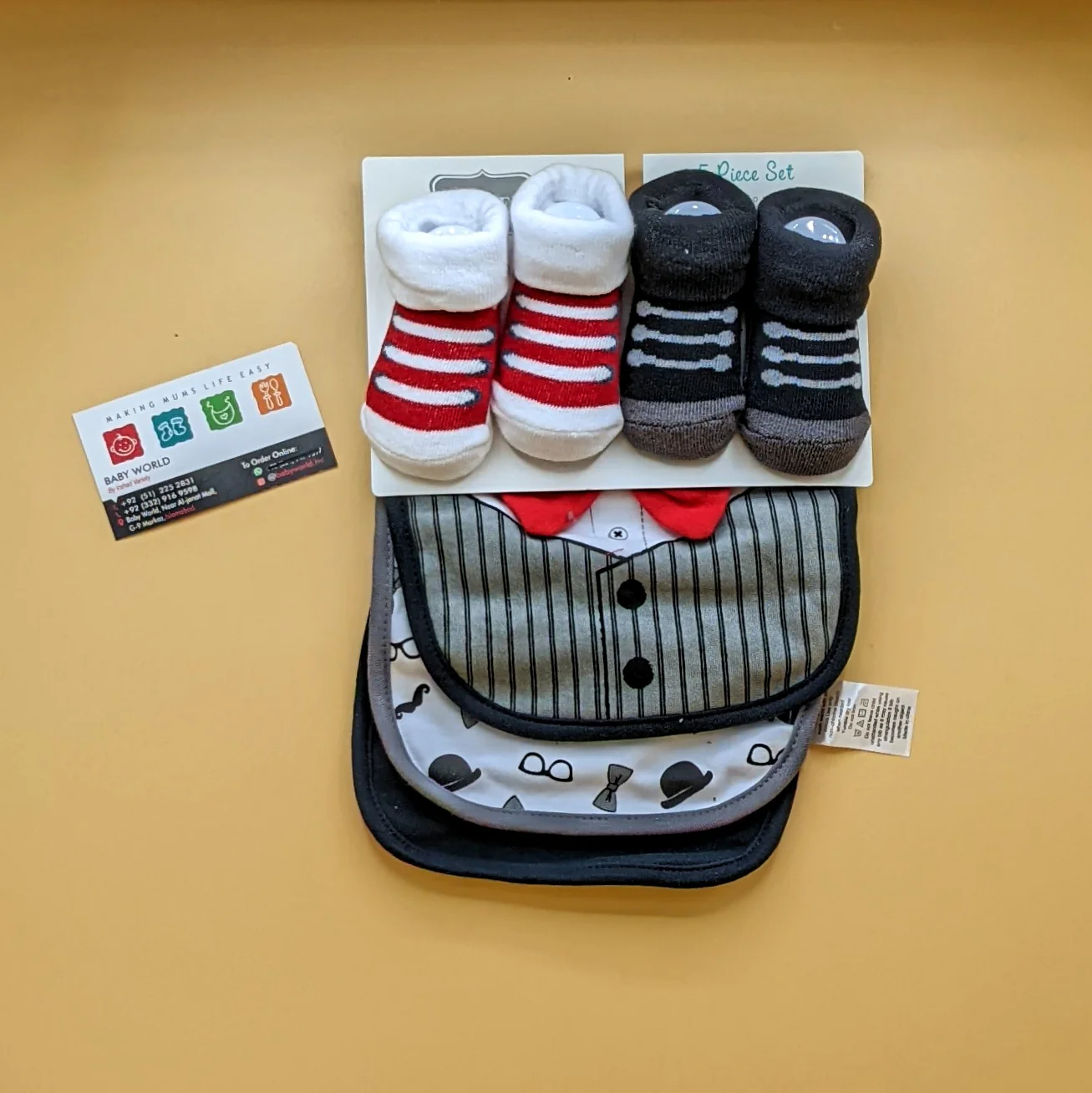 Pack of 3 Bibs & 2 Booties - Image 8